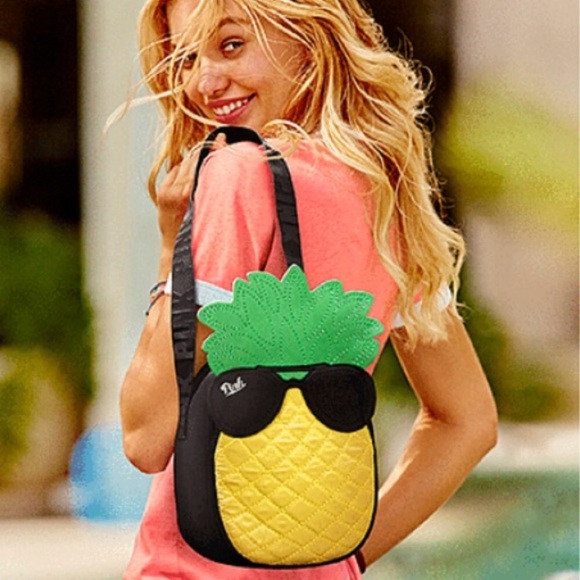 PINK Victoria's Secret Handbags - ✨FINAL PRICE✨Victoria’s Pink Pineapple Cooler Bag